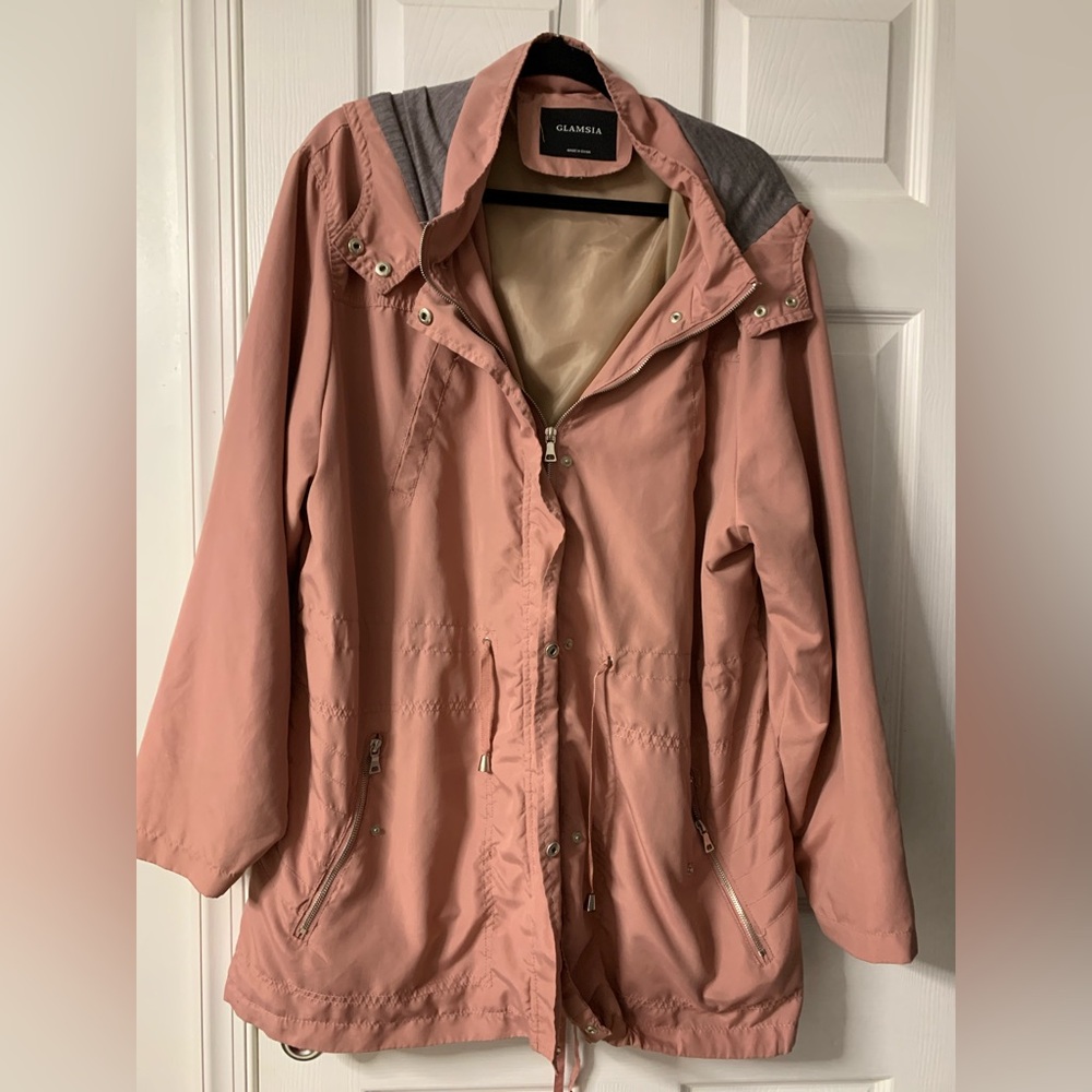Glamsia Women’s plus size Dusty Pink Hooded Utility Jacket. Size 3X $10